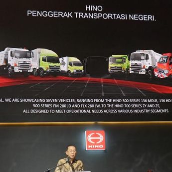 Hino Resmi Luncurkan Bus 4x4 Tangguh untuk Medan Ekstrem di GIICOMVEC 2026