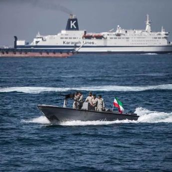 Trump Pertimbangkan Skema Patungan AS-Iran untuk Pungut Biaya Kapal di Selat Hormuz