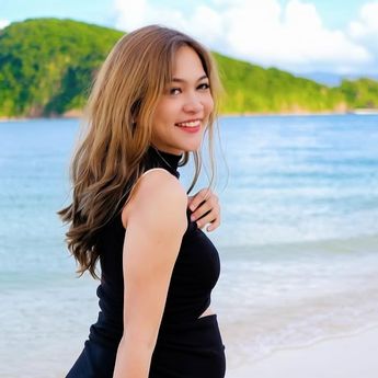 Akhirnya! Istri Virgoun Pamer Baby Bump Usai Dituding Hamil Duluan