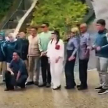 Viral! Rombongan Pejabat Dikawal Polisi Berhenti di Tanjakan Sitinjau Lauik Demi Foto