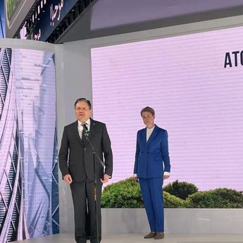 Rusia Kaji Pembangkit Nuklir di Bulan untuk Dukung Industri Antariksa