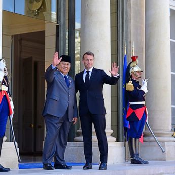 Prabowo Disambut Pasukan Kehormatan di Istana &Eacute;lys&eacute;e, Perkuat Hubungan Indonesia&ndash;Prancis