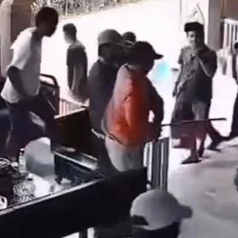 Kades di Lumajang Dibacok Beramai-ramai oleh Orang yang Bertamu ke Rumahnya