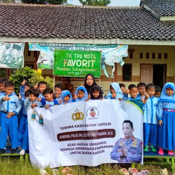 Karena Pengabdian, Guru PAUD Dapat Umrah Gratis dari Kapolri