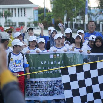 Ribuan Anak-anak Down Syndrome Ikut Running Fest
