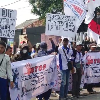 VIDEO: Buruh Gelar Aksi unjuk Rasa di Depan PT Immortal Cosmedika Indonesia