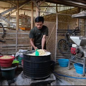 Perajin Tempe Ngawi Semringah, Produksi Naik 100 Persen Berkat Kehadiran MBG