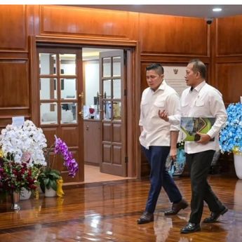 Seskab Teddy Terima Menteri Koperasi bahas Rekrutmen Manajer Koperasi Desa