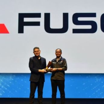 Mitsubishi Fuso Raih Gold Champion WOW Brand Award 2026, Kokoh Jadi Pemimpin Pasar Truk di Indonesia