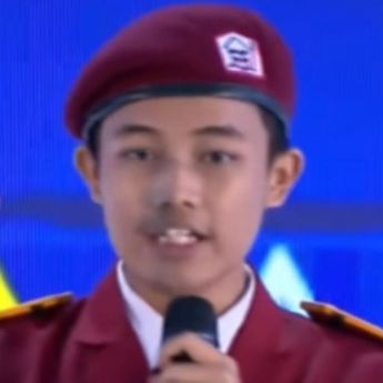 Kaget Tiba-tiba Fasih Bahasa Inggris: Cerita Kakak Bangga Adiknya Belajar di Sekolah Rakyat