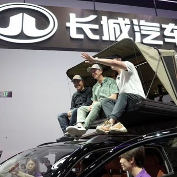 YouTuber AS Kulik Mobil Listrik China di Beijing Auto Show 2026: Murah, Canggih, dan Banyak Pilihan
