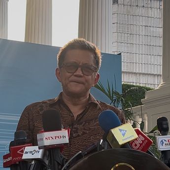 Rocky Gerung Beberkan Hadiri Pelantikan Pejabat Baru di Istana Negara