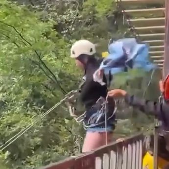 Turis Perempuan Tewas Terjatuh saat Main Flying Fox