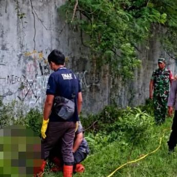 Mayat Pria Telungkup di Selokan Citemu Cirebon