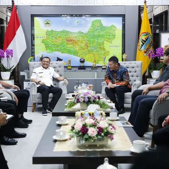 50 Biksu dari Berbagai Negara Ikuti Indonesia Walk for Peace Menuju Borobudur