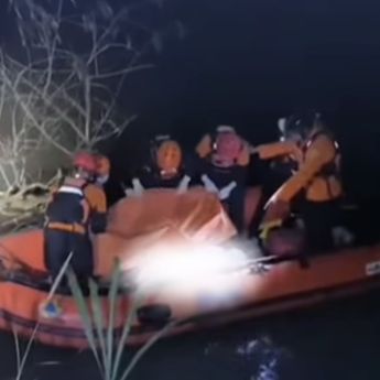 Kakek Hilang di Sungai Brantas Kediri Ditemukan Tewas, Tersangkut Pohon