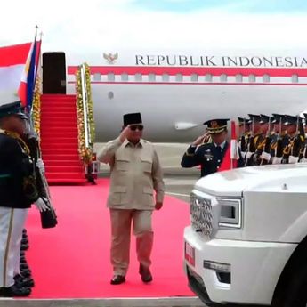 Seskab Teddy: Tiba di Filipina Hadiri KTT ke-48 ASEAN, Prabowo Gunakan "Maung" Karya Anak Bangsa