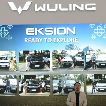 Egy Maulana Vikri Pilih Wuling Eksion PHEV, Handover Perdana Digelar di Tangerang