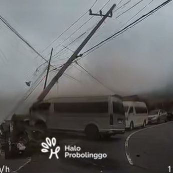 Hiace Angkut Wisatawan Singapura Alami Rem Blong di Bromo, 8 Orang Luka