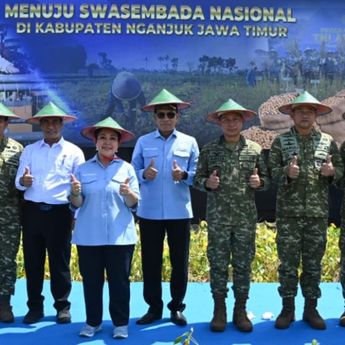 Dukung Ketahanan Pangan Nasional, TNI AL Gelar Panen Raya Kedelai di Nganjuk