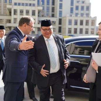 Bertemu Perdana Menteri Belarus, Menko Airlangga Dorong Penguatan Kerja Sama Energi, Pangan, dan Konektivitas