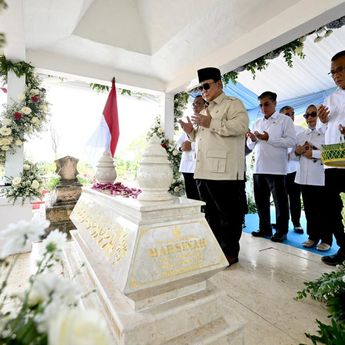 Khidmat dan Penuh Makna, Momen Prabowo Berziarah ke Makam Marsinah