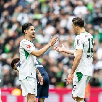 Kevin Diks Cetak Gol Roket, Gladbach Bungkam Hoffenheim 4-0
