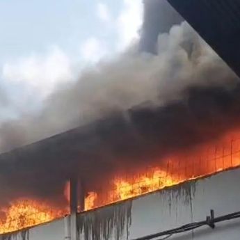 Gudang Plastik di Cengkareng Kebakaran
