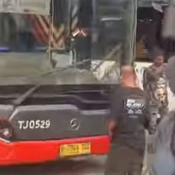 2 Bus Transjakarta Tabrakan di Kampung Rambutan Jaktim
