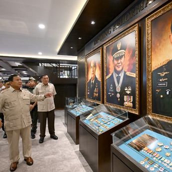 Momen Hangat Warga Sambut Kedatangan Prabowo di Bandung: Pak Minta Foto!