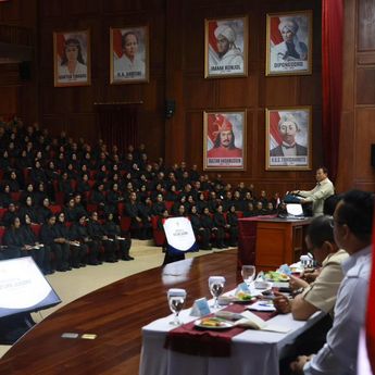 Prabowo Beri Taklimat Peserta Presidential Future Leaders Program 2026