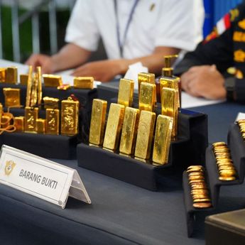 Bea Cukai Gagalkan Penyelundupan Emas Senilai Rp45,73 Miliar, Disembunyikan di Saku hingga Koper