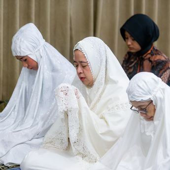 Puan Maharani Salat Iduladha di Masjid DPR, Sumbang Sapi 1 Ton