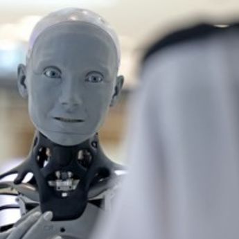 Robot Humanoid Ikut Salat Idul Adha di Dubai, Picu Perdebatan