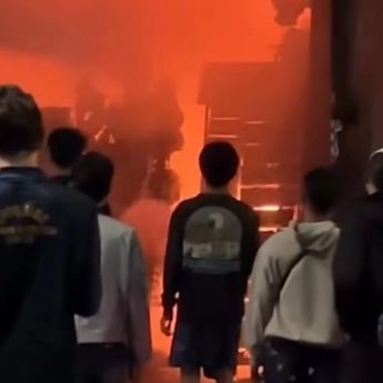 6 Korban Kebakaran Pasar Jiung Kemayoran Dilarikan ke RS Hermina Akibat Sesak Napas