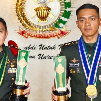 Seskab Teddy Lulus Pendidikan Seskoad, Raih Gelar Penulis Taskap Terbaik