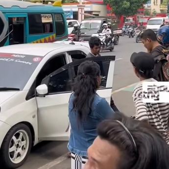 Pria Tewas Usai Turun dari Mobilnya, Terkapar di Jalanan Tangerang