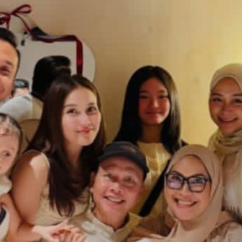 Kevin Gusnadi Ikut Rayakan Ulang Tahun Ayah Rozak