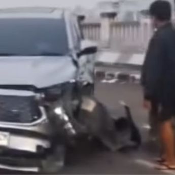 Mobil Hantam Pembatas Jalan di Flyover Kalibata Jaksel, Lalin Sempat Lumpuh