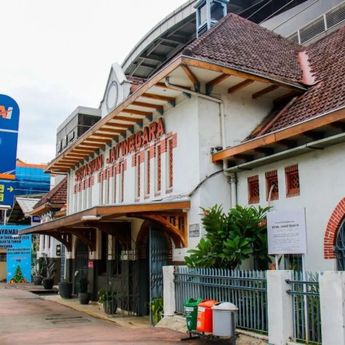 KAI Jakarta Berhentikan Kereta di Jatinegara karena Demo, Ini Daftarnya
