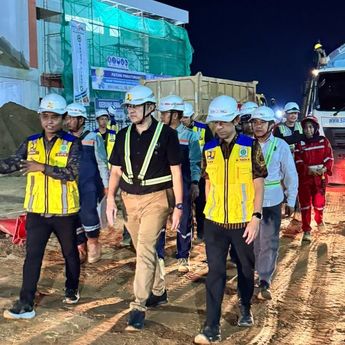 Tinjau Jalan Serindang-Bukit Segoler, Kemenko Infra Dorong Percepatan Infrastruktur di Beranda Terdepan Indonesia