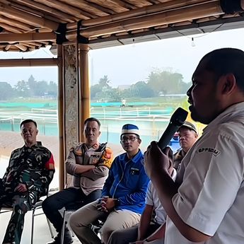 Bupati Bogor Rudy Susmanto Dialog Bersama Komunitas Budidaya Ikan di Ciseeng