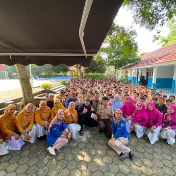 Diskominfo Kenalkan Dunia Penyiaran kepada Pelajar Lewat OB Van Teman FM Goes to School