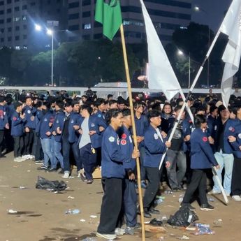 Mahasiswa hingga Petani Hari Ini Demo DPR, Mau Cor dan Kubur Badan