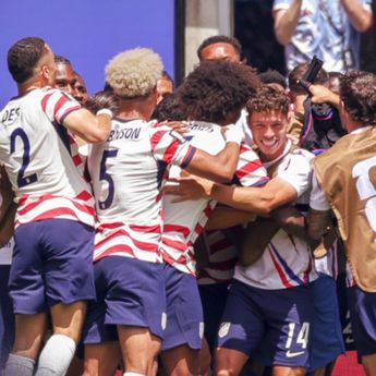 Bungkam Australia 2-0, AS Pastikan Satu Tempat di Babak 32 Besar
