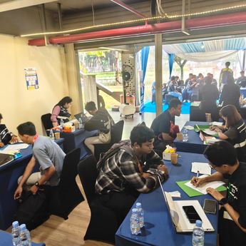 Hari Pertama Dibuka Lagi, Posko Blok 15 Catat 102 Laporan dari Pekerja Eks Hotel Sultan