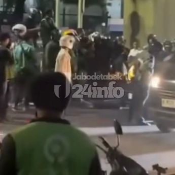 WNA Kritis Usai Tertabrak Mobil saat Nyebrang di Kuningan