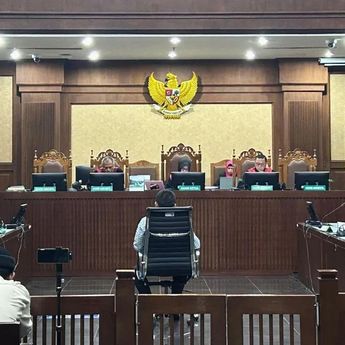 Eks Ketua Ombudsman Minta Maaf Sebelum Jalani Sidang Dugaan Suap Tambang Nikel
