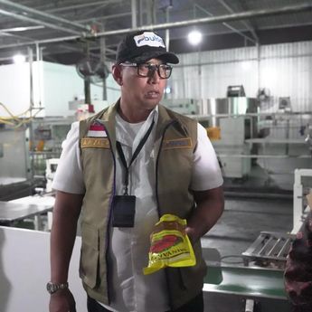 Dirut BULOG Sidak Pabrik PT KMR, Perintahkan Penarikan Seluruh Produk Minyakita yang Diindikasikan Berbau Solar