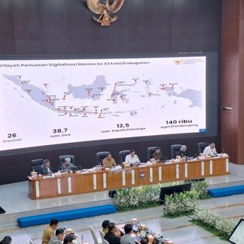 Luhut Targetkan Digitalisasi Bansos Berlaku Nasional Mulai Oktober 2026